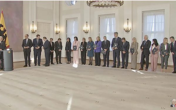 Collage des neuen deutschen Größenwahns: Menschen, die uns regieren – Menschen, die uns in den Krieg führen?